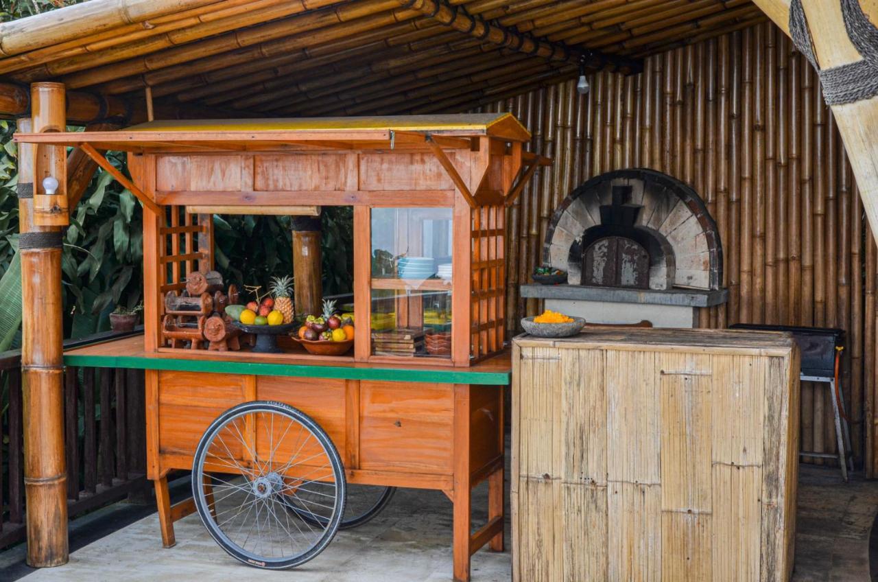 Munduk Moding Plantation Nature Resort Exterior photo A traditional mobile pizza oven in Bali, Indonesia