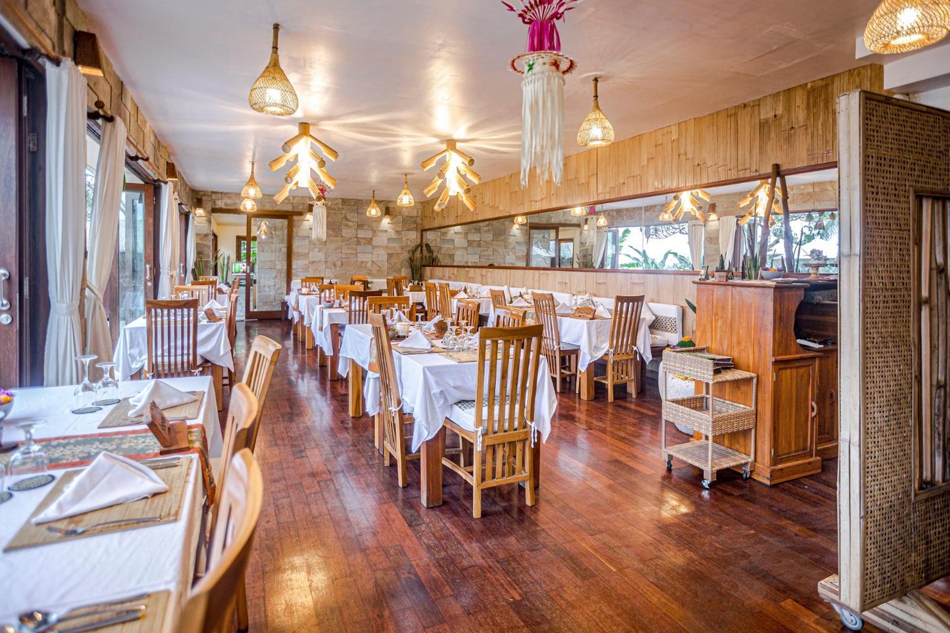 Munduk Moding Plantation Nature Resort Exterior photo Restaurant interior