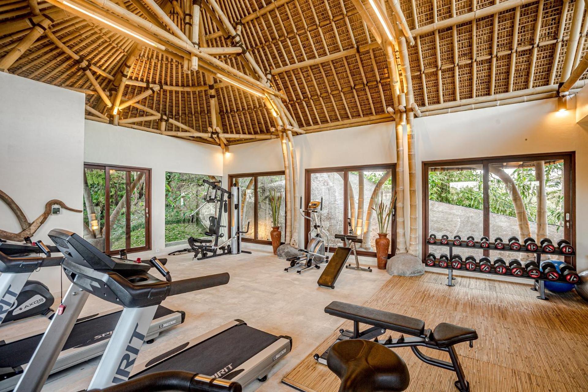 Munduk Moding Plantation Nature Resort Exterior photo The gym at the resort