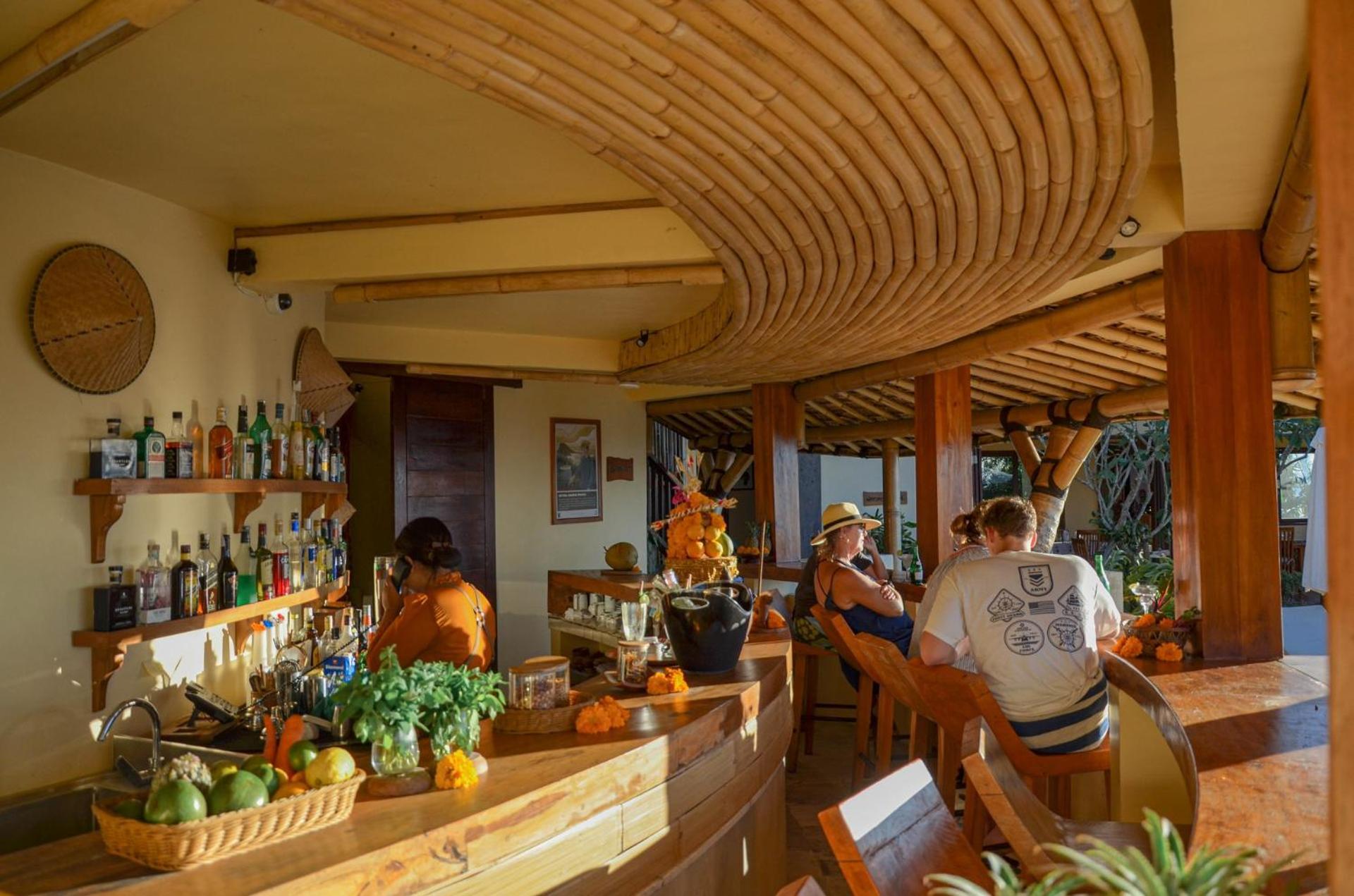 Munduk Moding Plantation Nature Resort Exterior photo The bar at the Four Seasons Resort