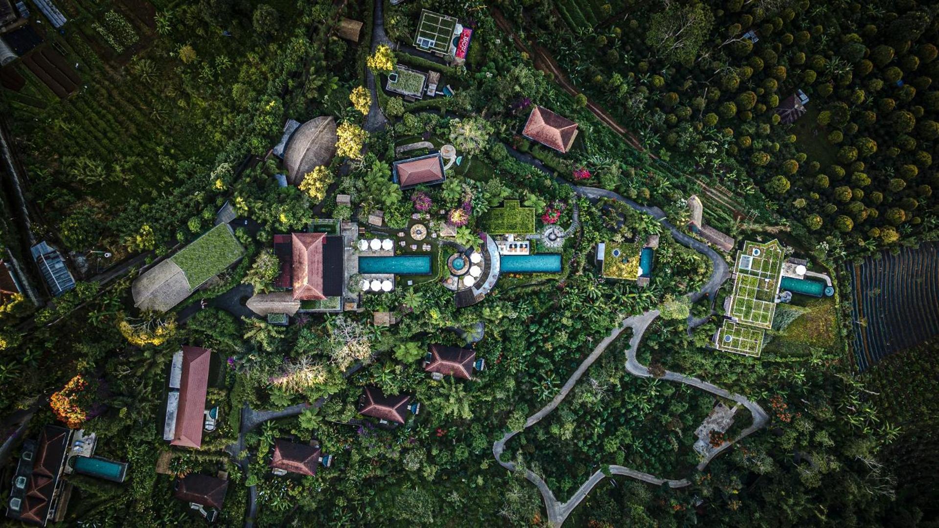 Munduk Moding Plantation Nature Resort Exterior photo Aerial view of the village